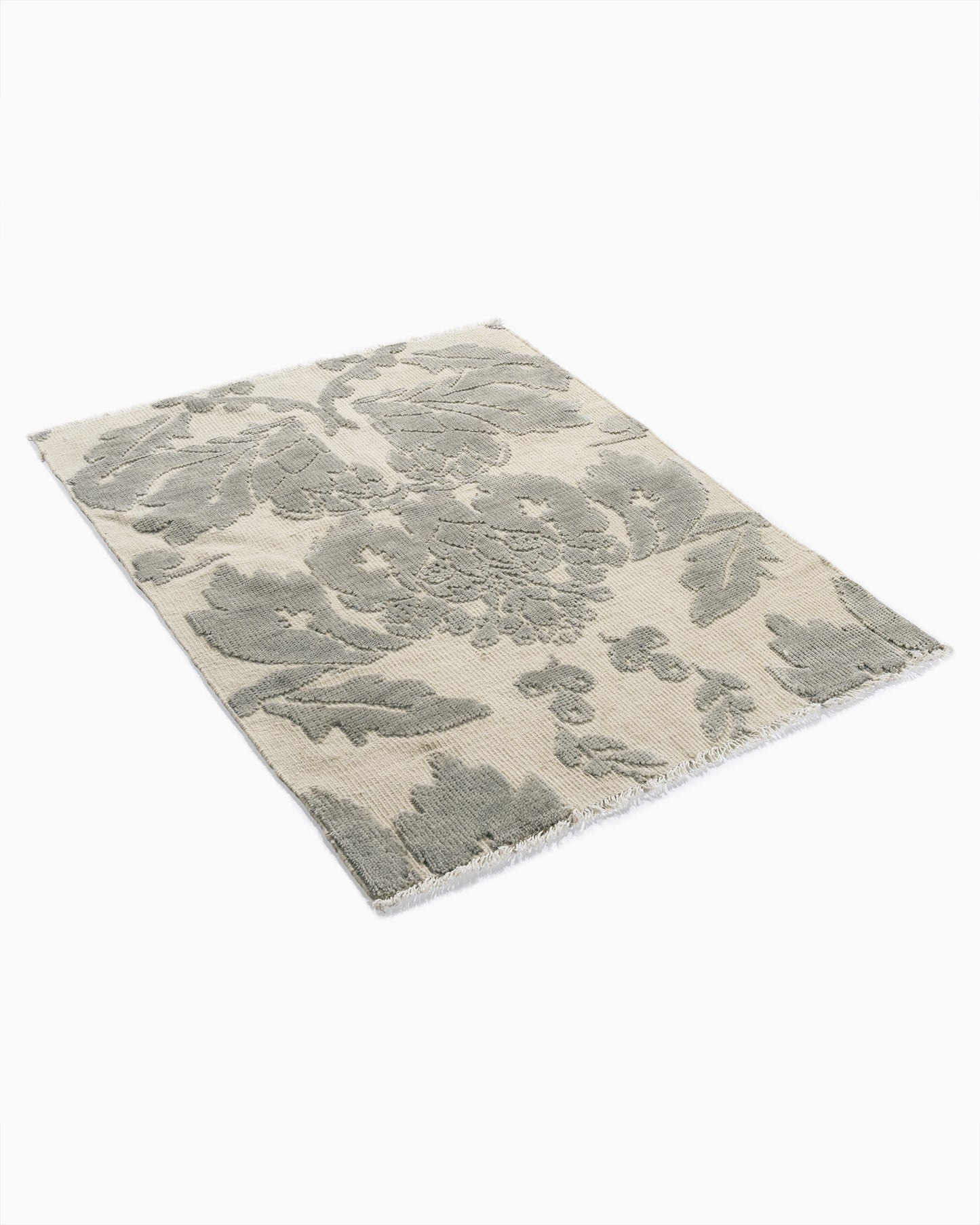 WAHO_IMAGE::n-7162-damask-high-low-ivory-gray-03.00x04.00-13926.jpg