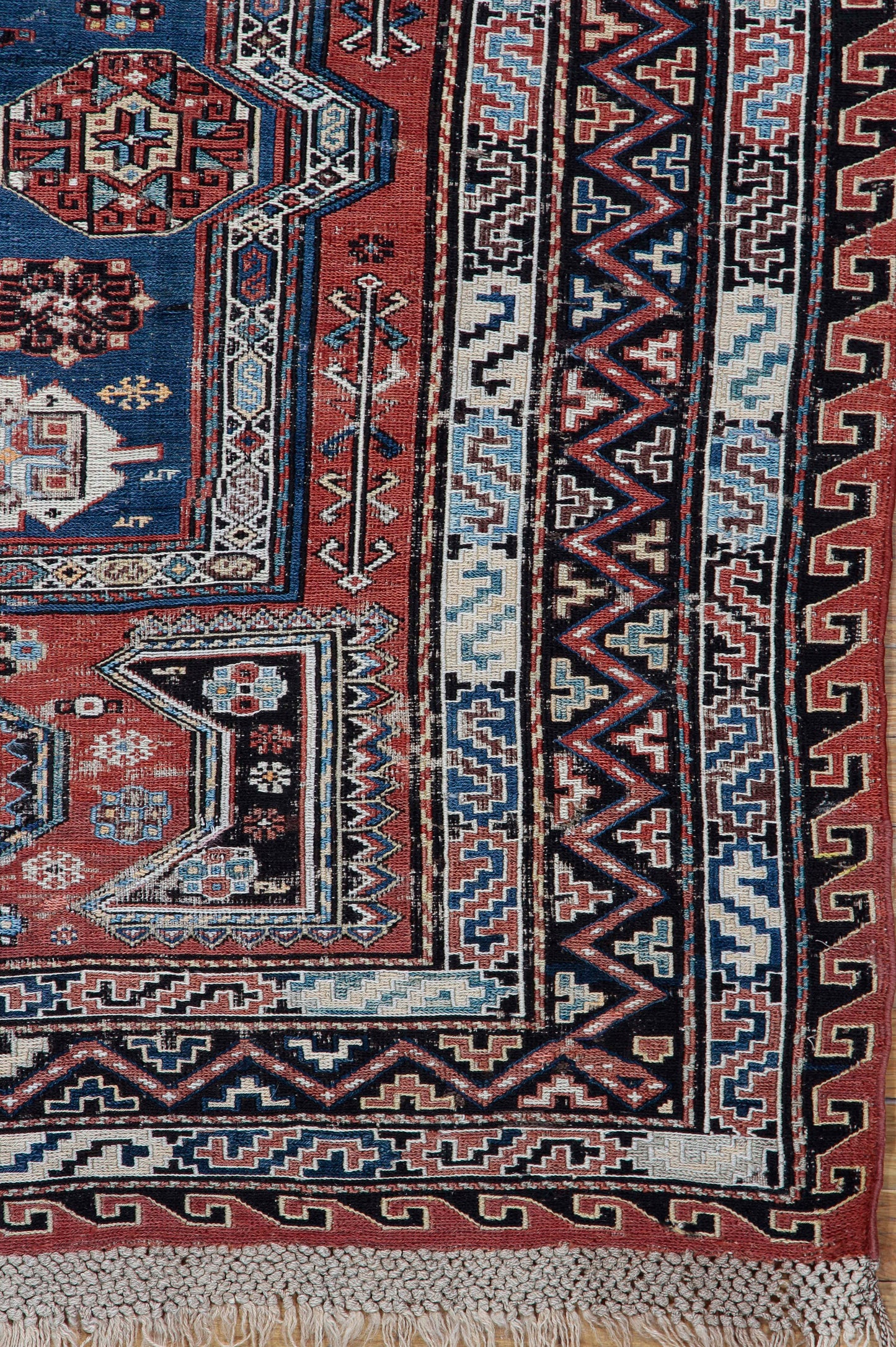 WAHO_IMAGE::u-2715-antique-caucasian-soumac-rug-6.07x9.11-9358.jpg