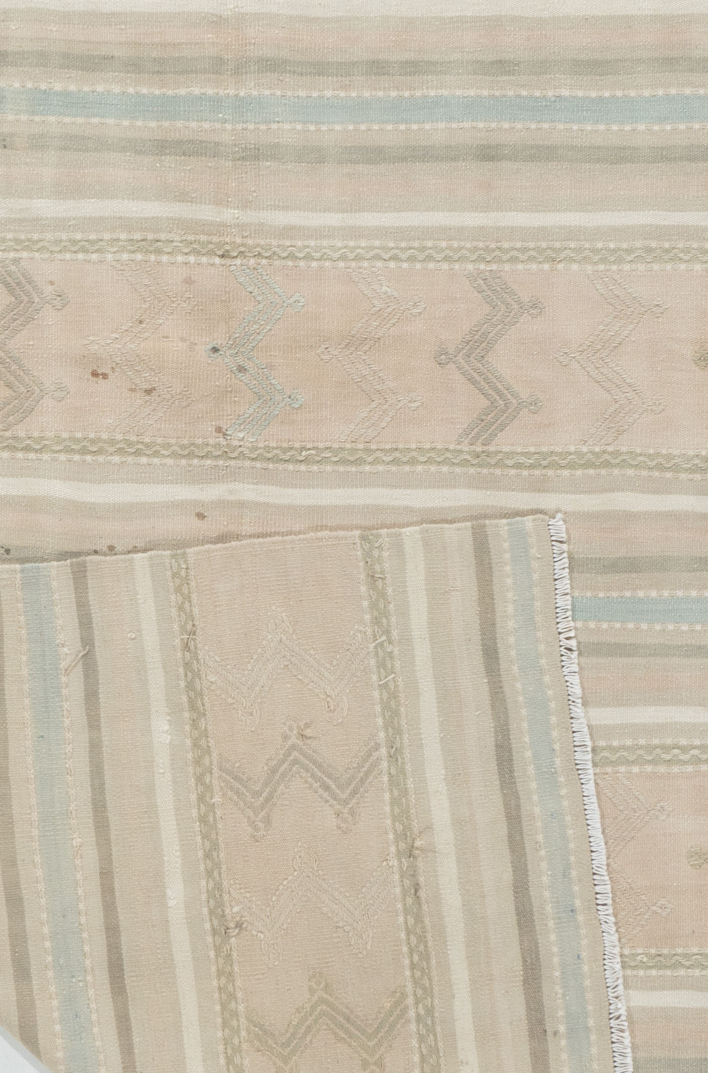 WAHO_IMAGE::u-4996-vintage-turkish-kilim-4.09x9.09-16306.jpg