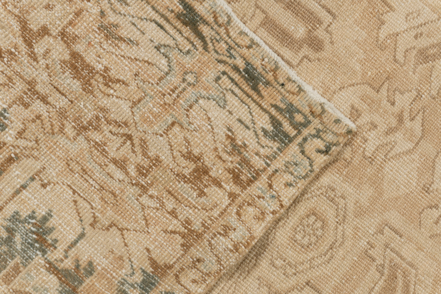 WAHO_IMAGE::u-5305-vintage-heriz-subdued-rug-10.1x14.1-19137.jpg