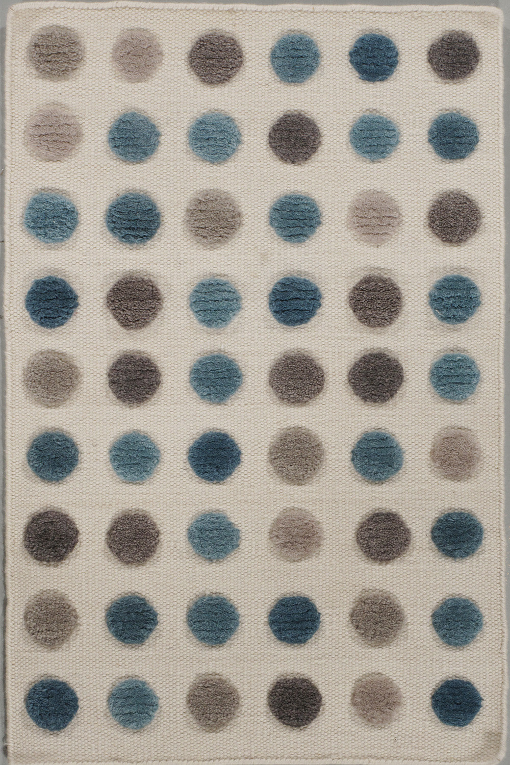 WAHO_IMAGE::n-4717 polka dots rounds 2' x 3'.jpg