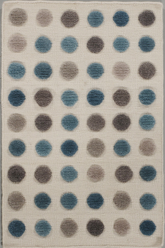 WAHO_IMAGE::n-4717 polka dots rounds 2' x 3'.jpg