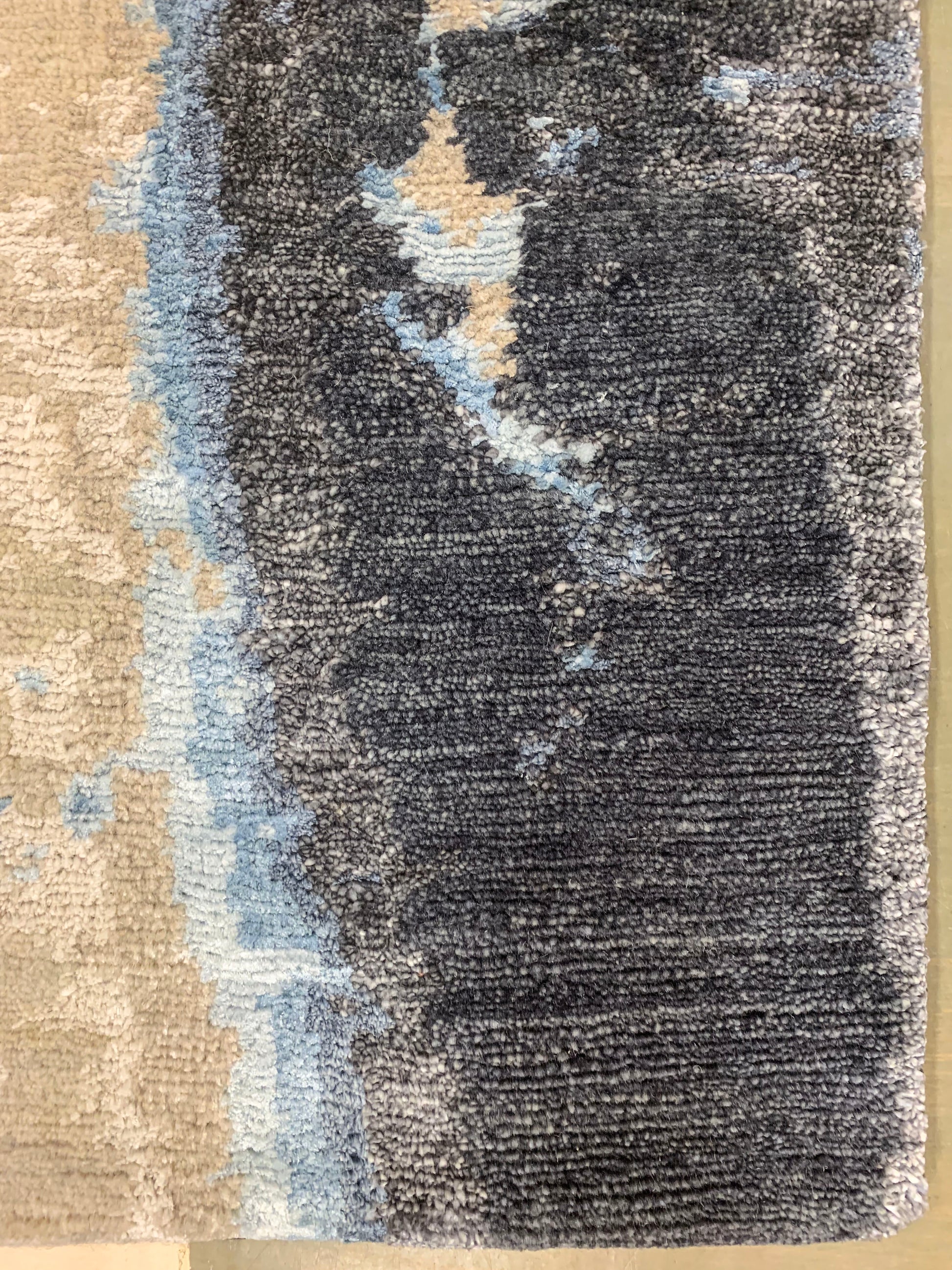 WAHO_IMAGE::cu-1441-contemporary-abstract-rug-0.00x0.00-9468.jpg