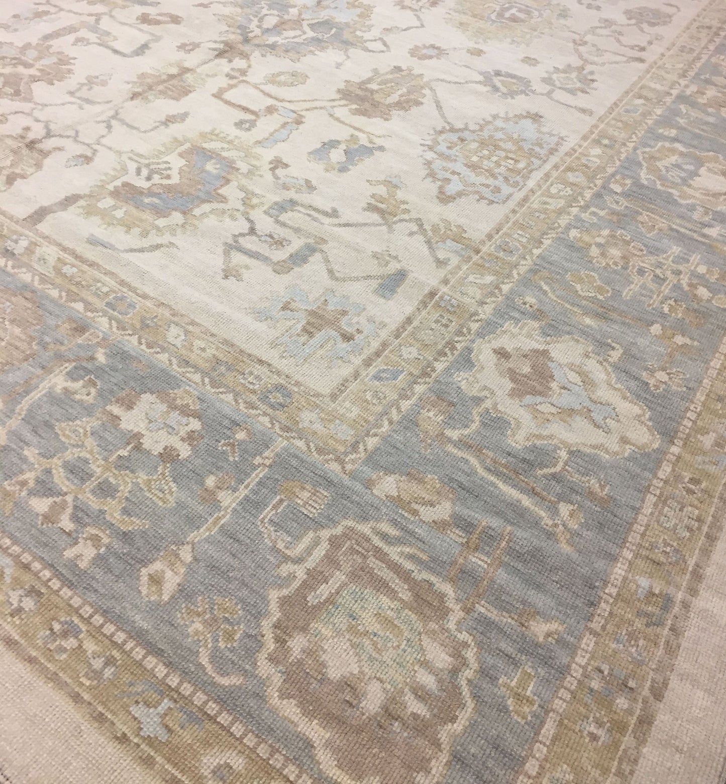 WAHO_IMAGE::d1237-large-oushak-style-rug-12.06x17.00-5392.jpg