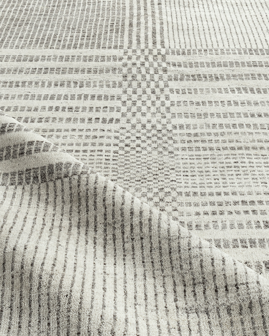 WAHO_IMAGE::kc1067-organic-checker-contemporary-rug-8.01x9.09-12401.jpg