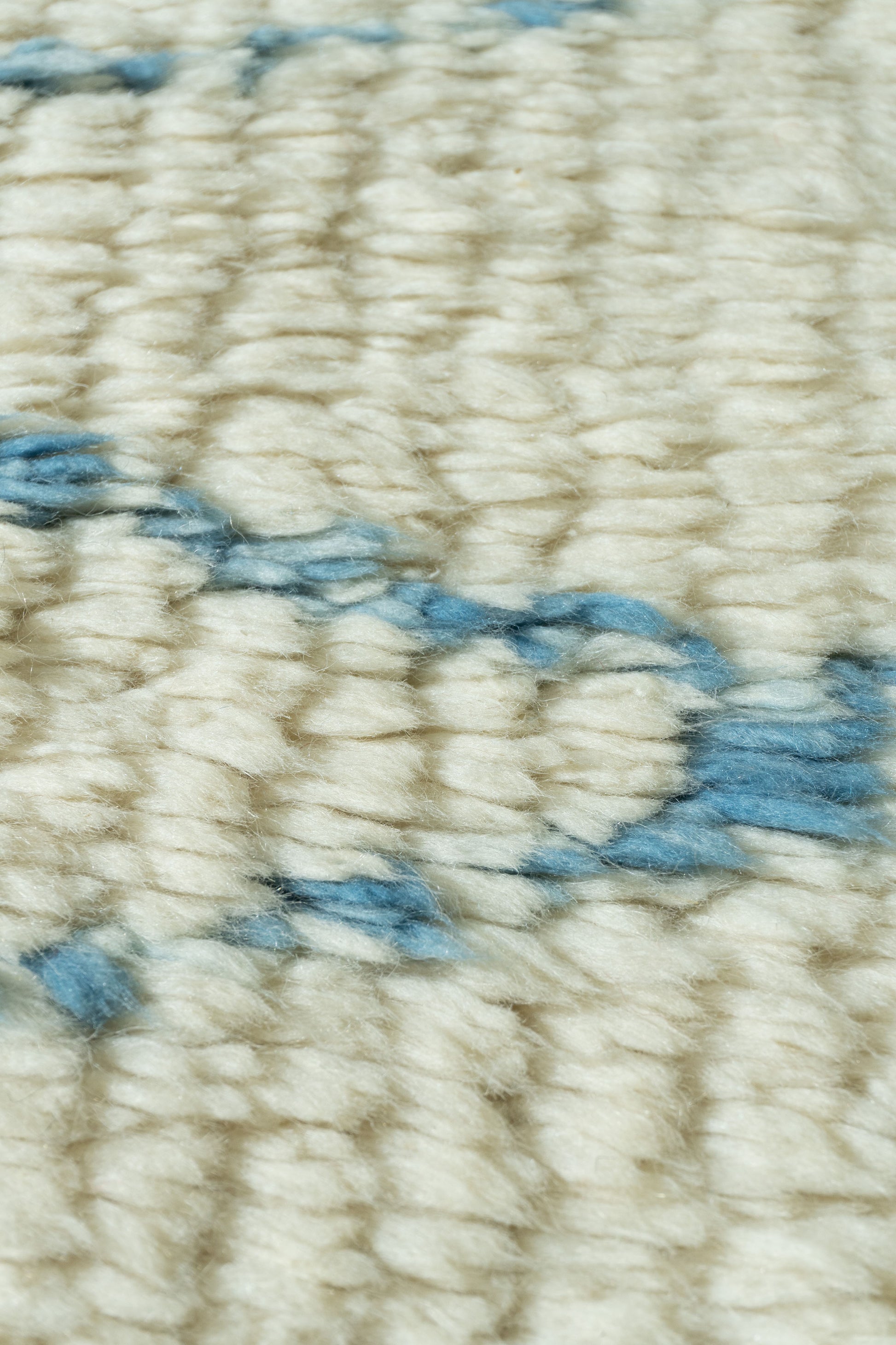 WAHO_IMAGE::n-3106-vintage-moroccan-style-fluffy-net-rug-9.00x12.02-15377.jpg