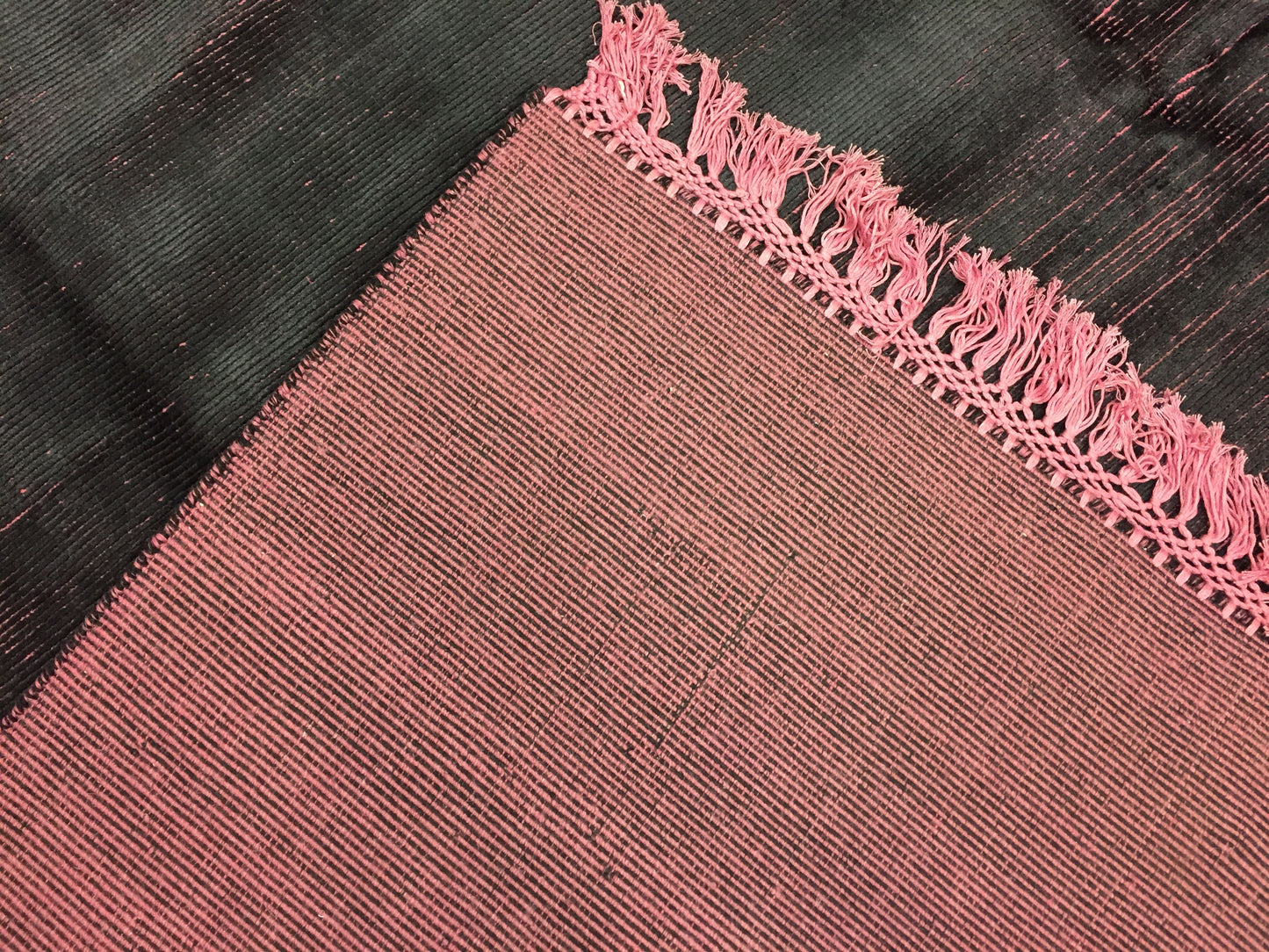 WAHO_IMAGE::n-3379-simplicity-chic-collection-charcoal-shocking-pink-area-rugs-6.01x10.00-16084.jpg