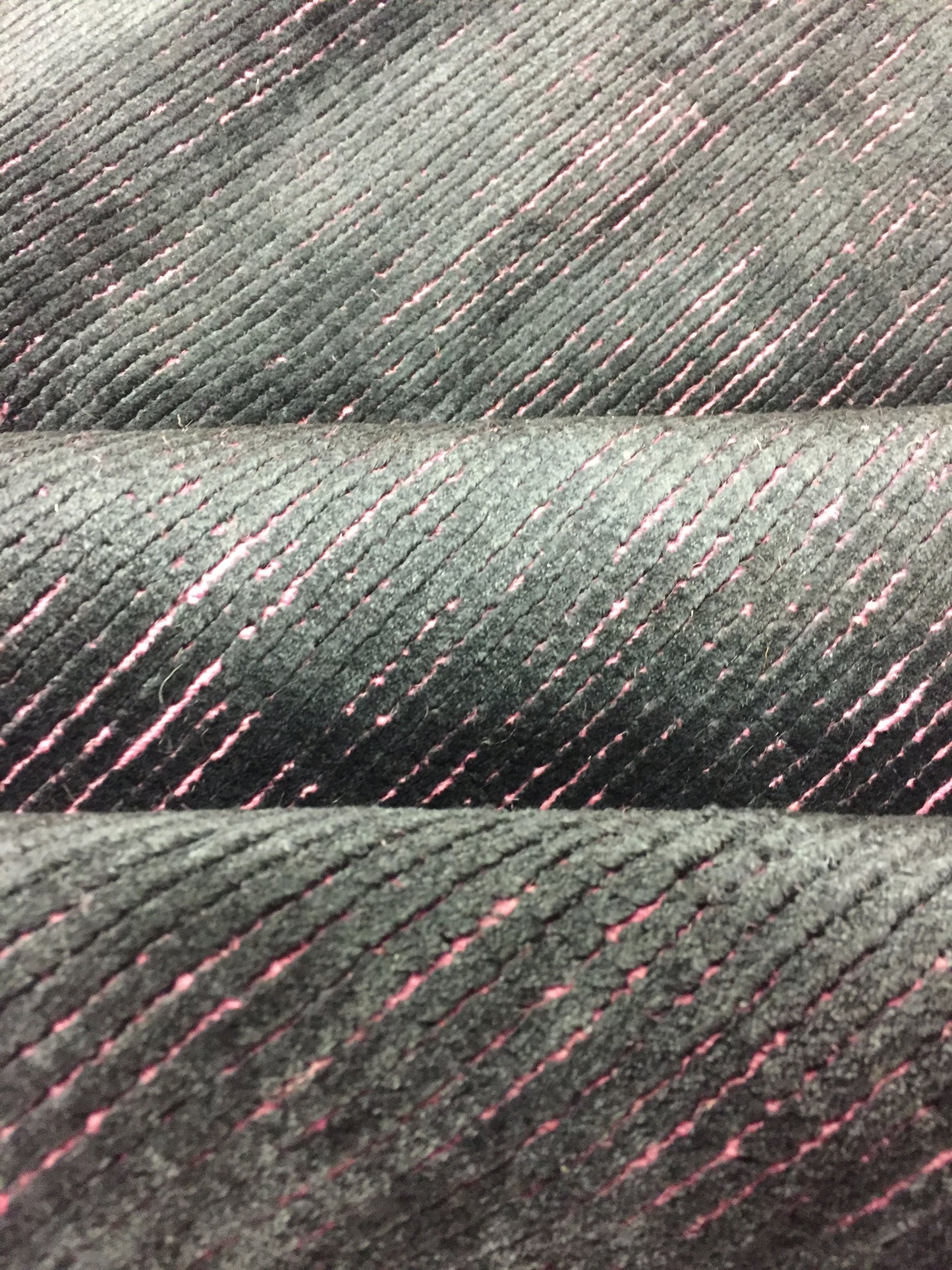 WAHO_IMAGE::n-3379-simplicity-chic-collection-charcoal-shocking-pink-area-rugs-6.01x10.00-16085.jpg