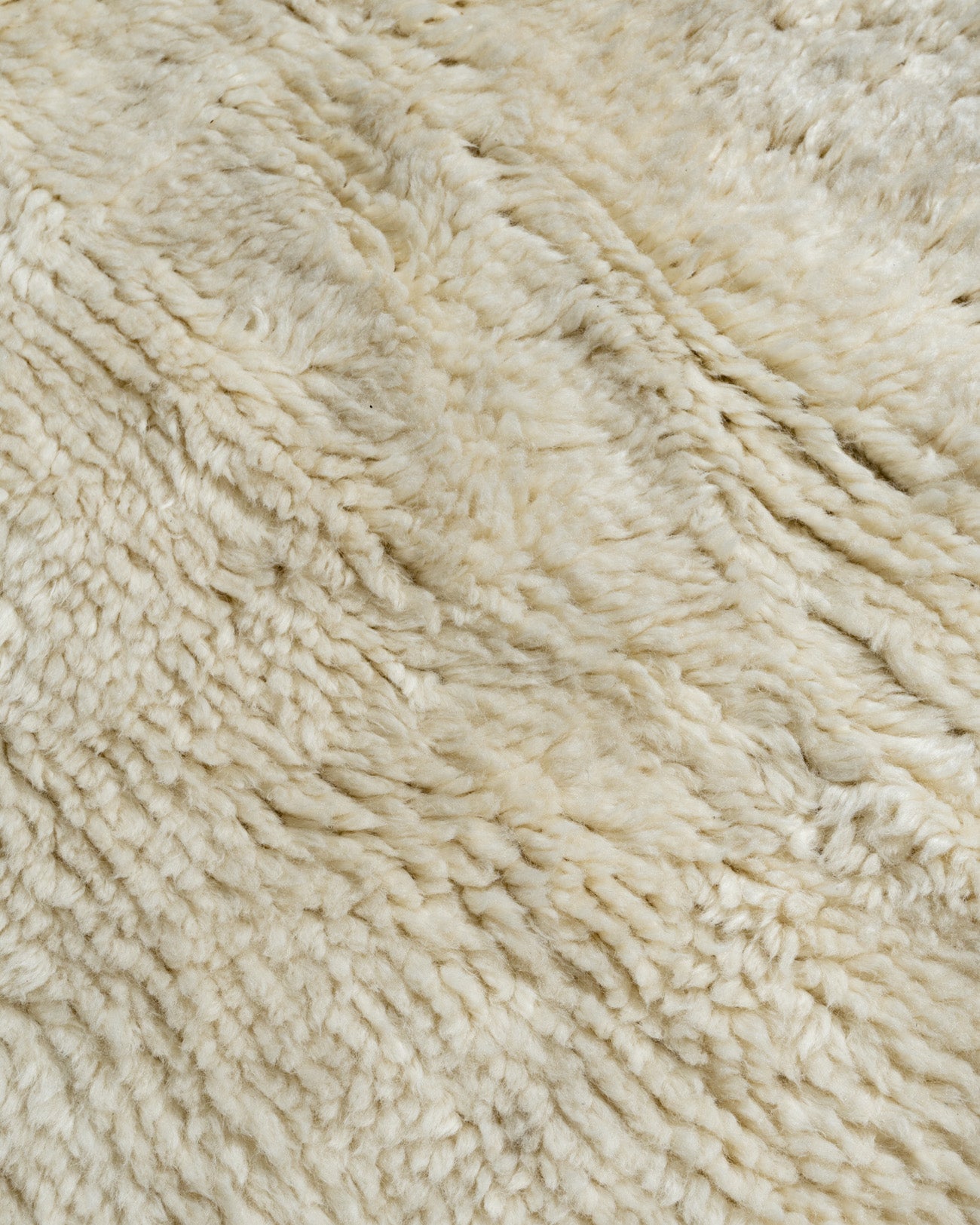 WAHO_IMAGE::n-3943-moroccan-fluffy-solid-ivory-rug-8.10x11.10-13159.jpg