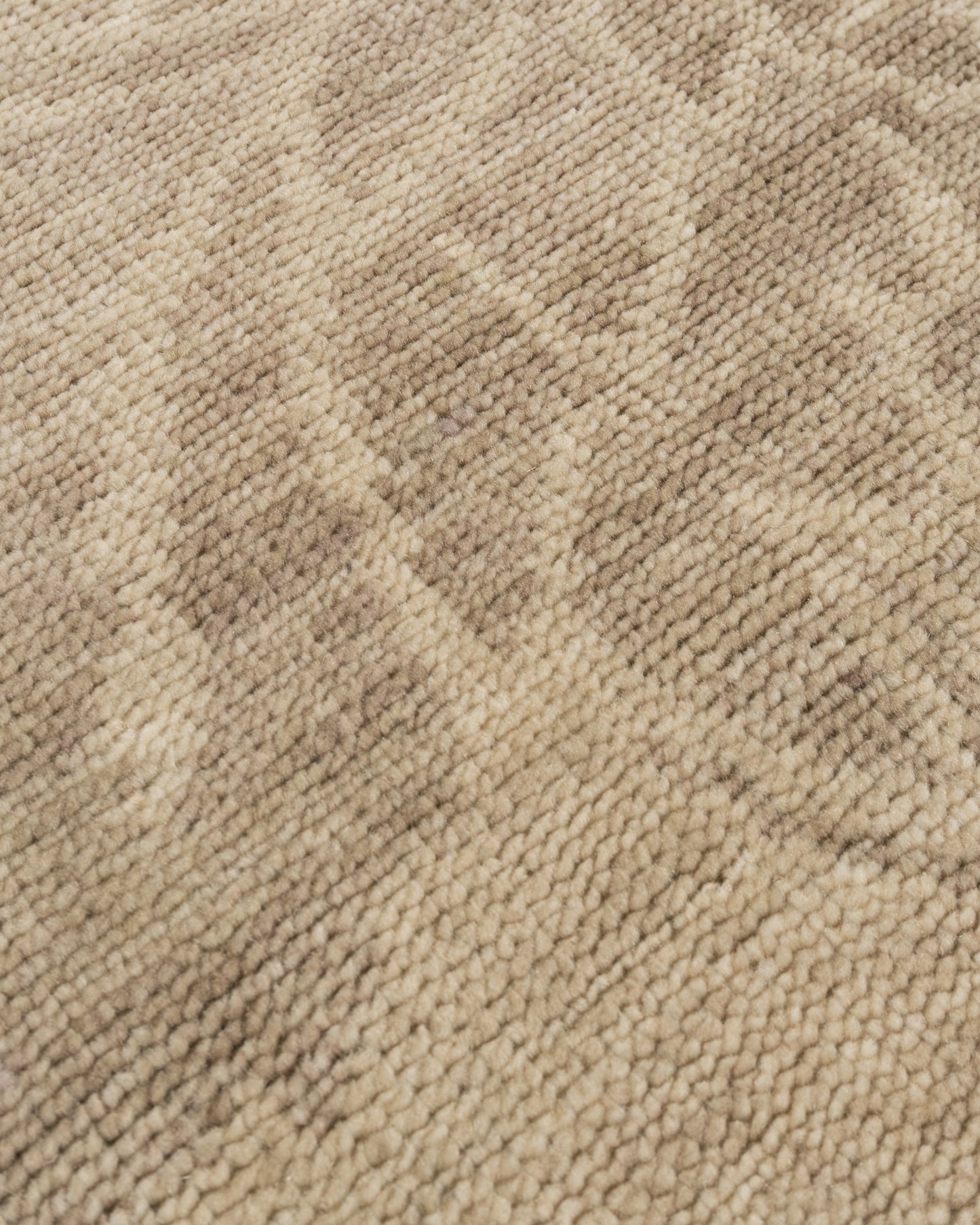 WAHO_IMAGE::n-7107-damask-full-pile-cream-taupe-3.00x4.00-13918.jpg