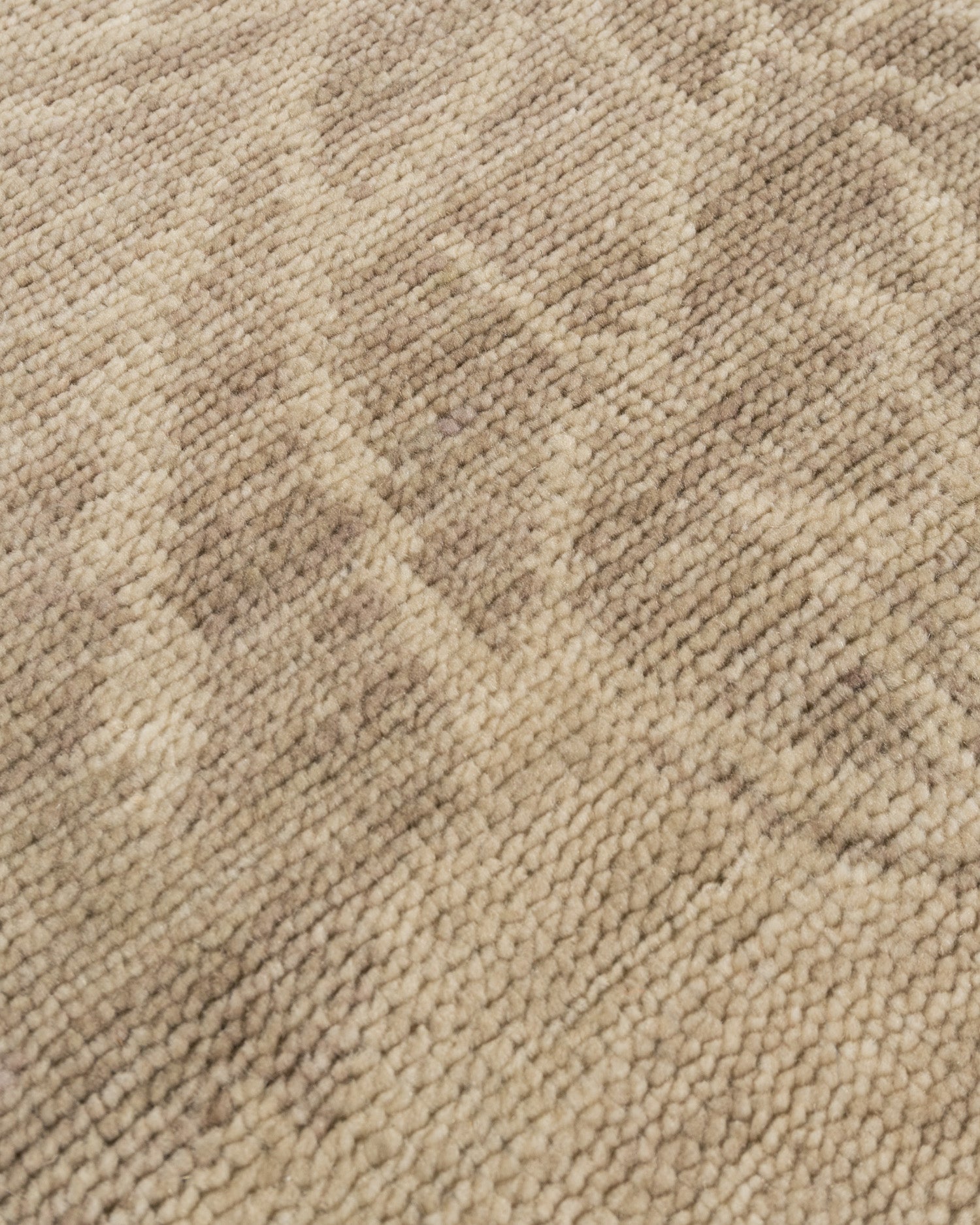 WAHO_IMAGE::n-7107-damask-full-pile-cream-taupe-3.00x4.00-13918.jpg