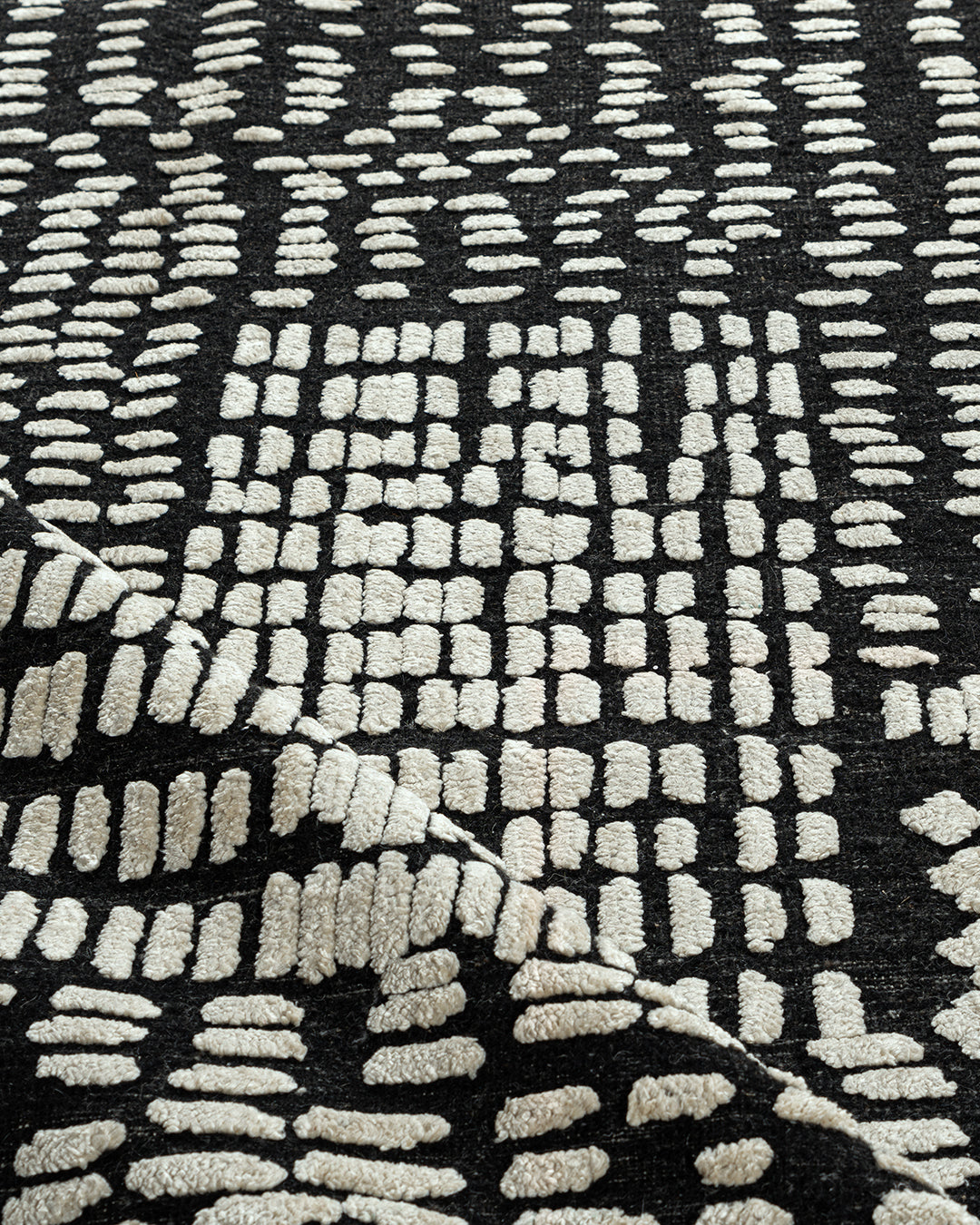 WAHO_IMAGE::n-7114-hi-low-luxe-rug-9.02x11.07-19070.jpg