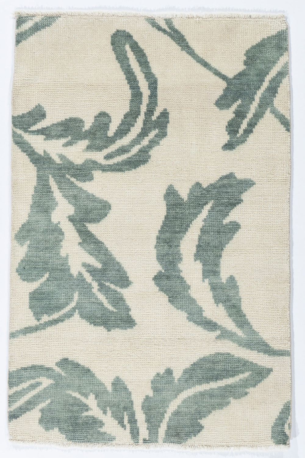 WAHO_IMAGE::n-7147-a leaf design ivory-light blue rug 1'6 x 2'.jpg