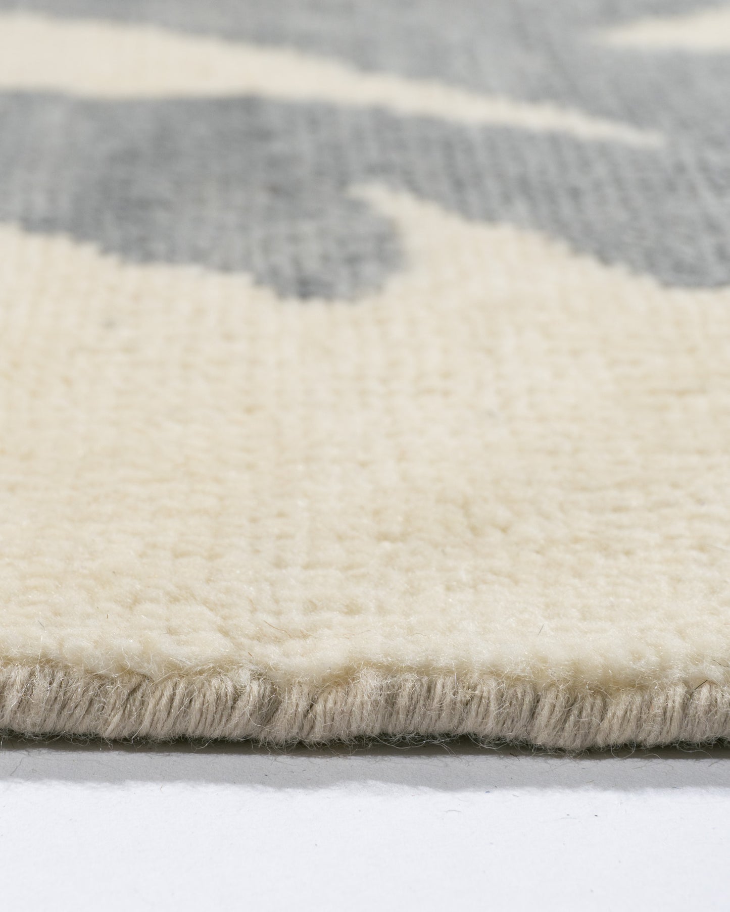 WAHO_IMAGE::n-7149-leaf-design-ivory-gray-3.00x4.00-13856.jpg