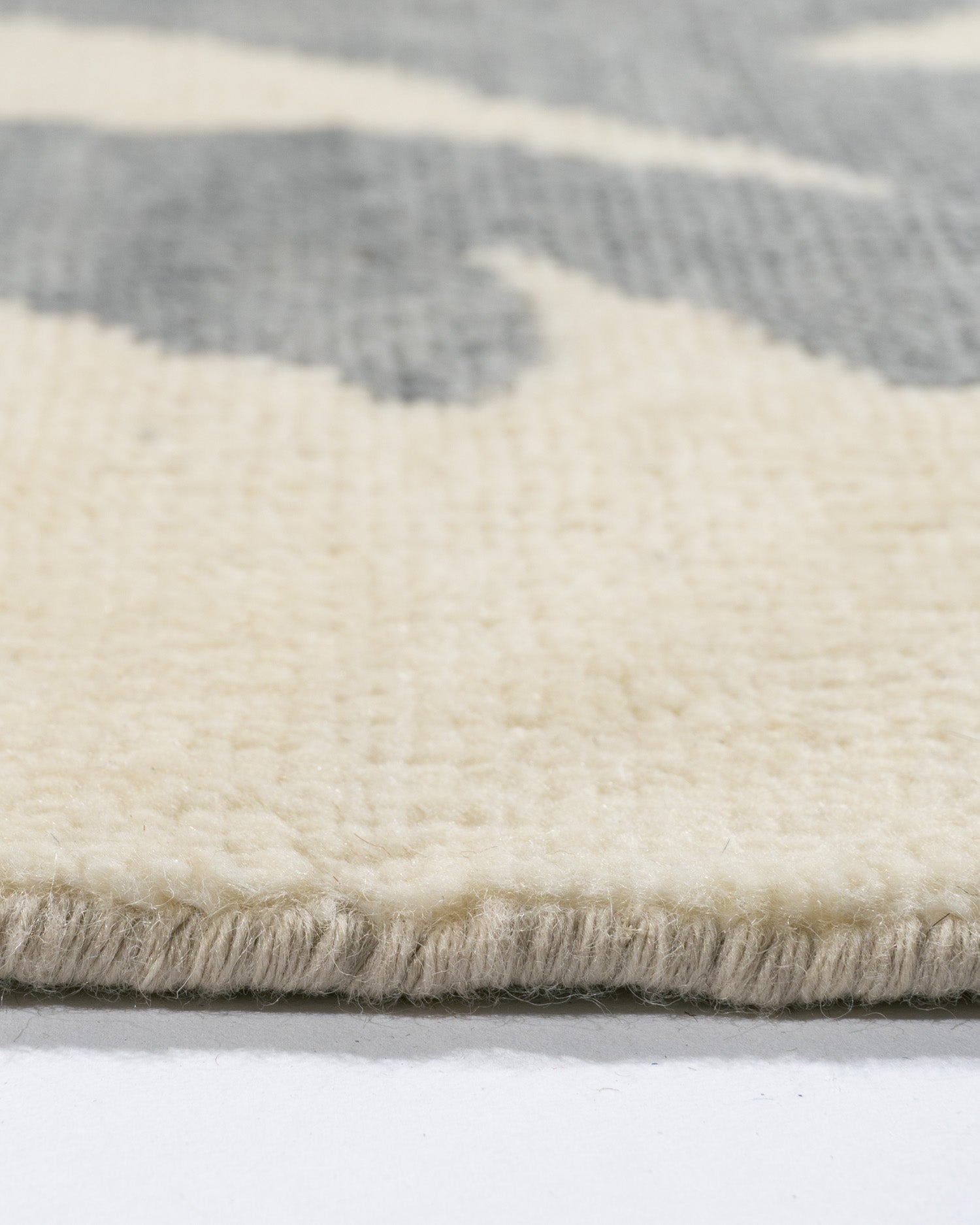 WAHO_IMAGE::n-7149-leaf-design-ivory-gray-3.00x4.00-13856.jpg