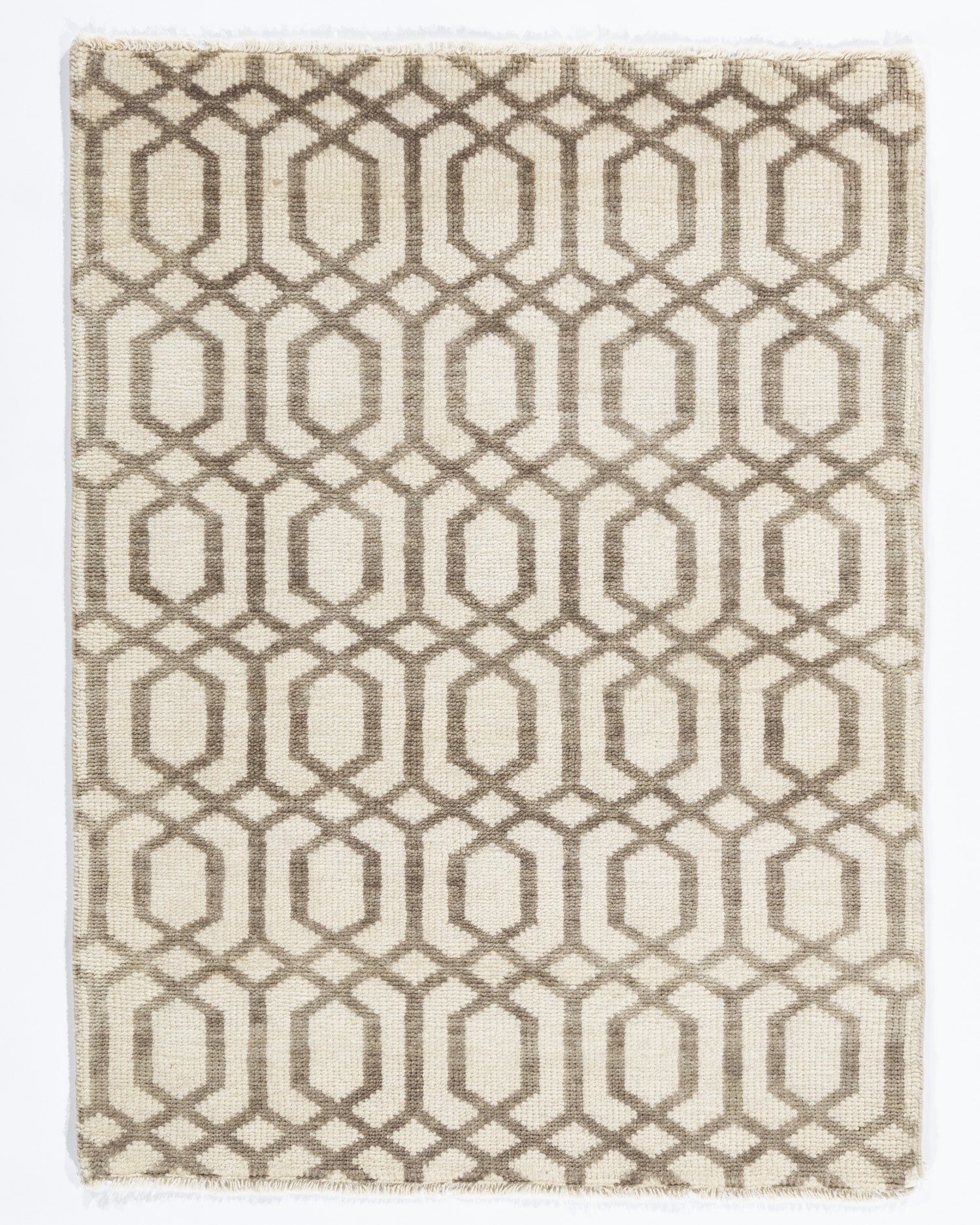 WAHO_IMAGE::n-7157-a-hexagonal-ivory-taupe-rug-1.06x2.00-15809.jpg