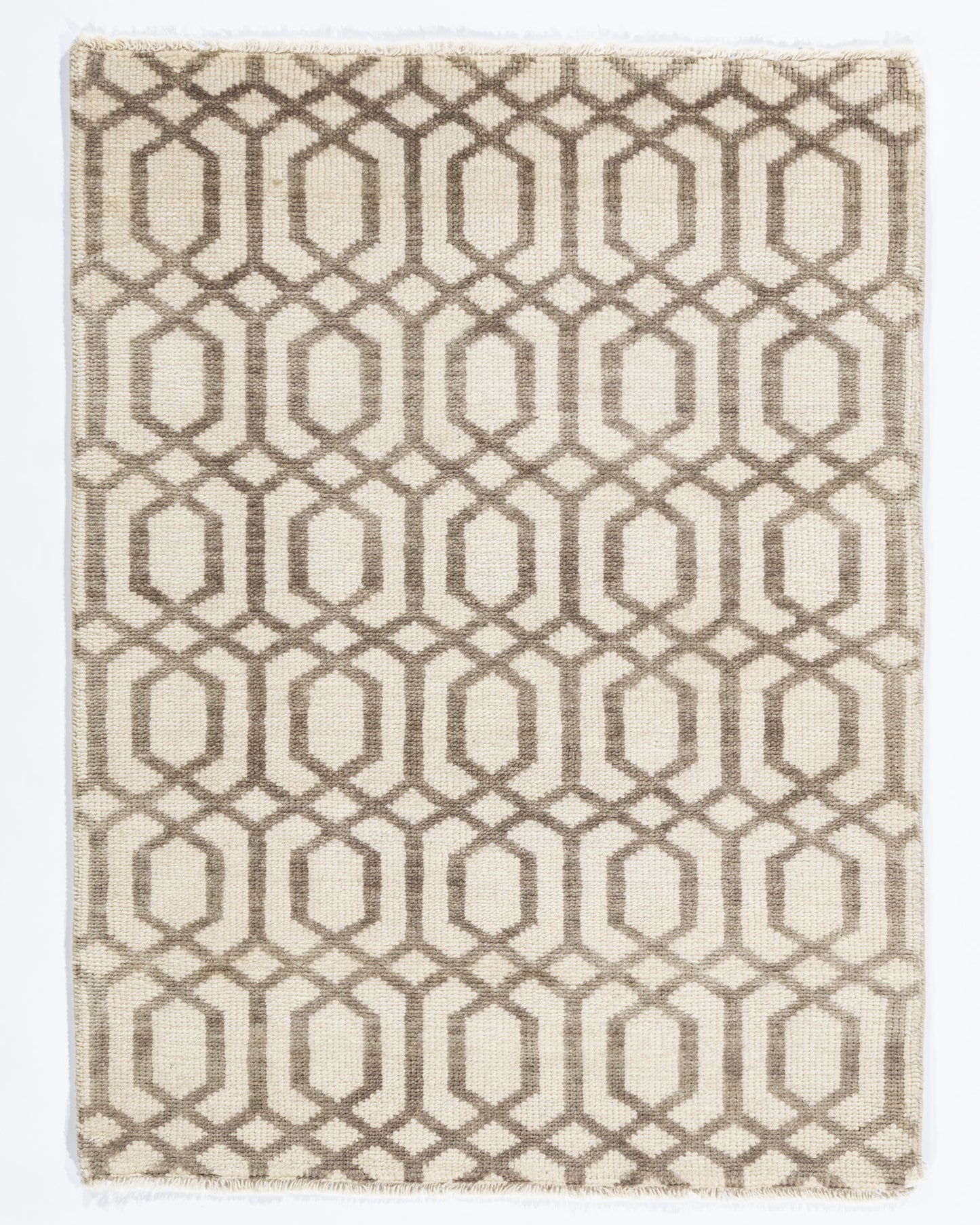 WAHO_IMAGE::n-7157-b-hexagonal-ivory-taupe-rug-1.06x2.00-15813.jpg