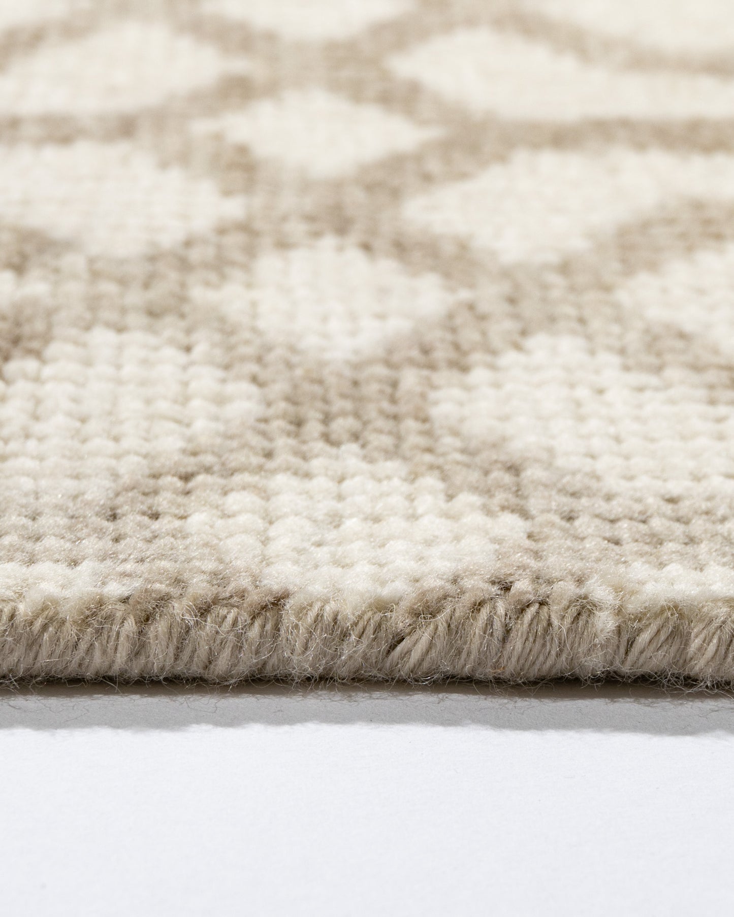 WAHO_IMAGE::n-7157-hexagonal-ivory-beige-3.00x4.00-13813.jpg