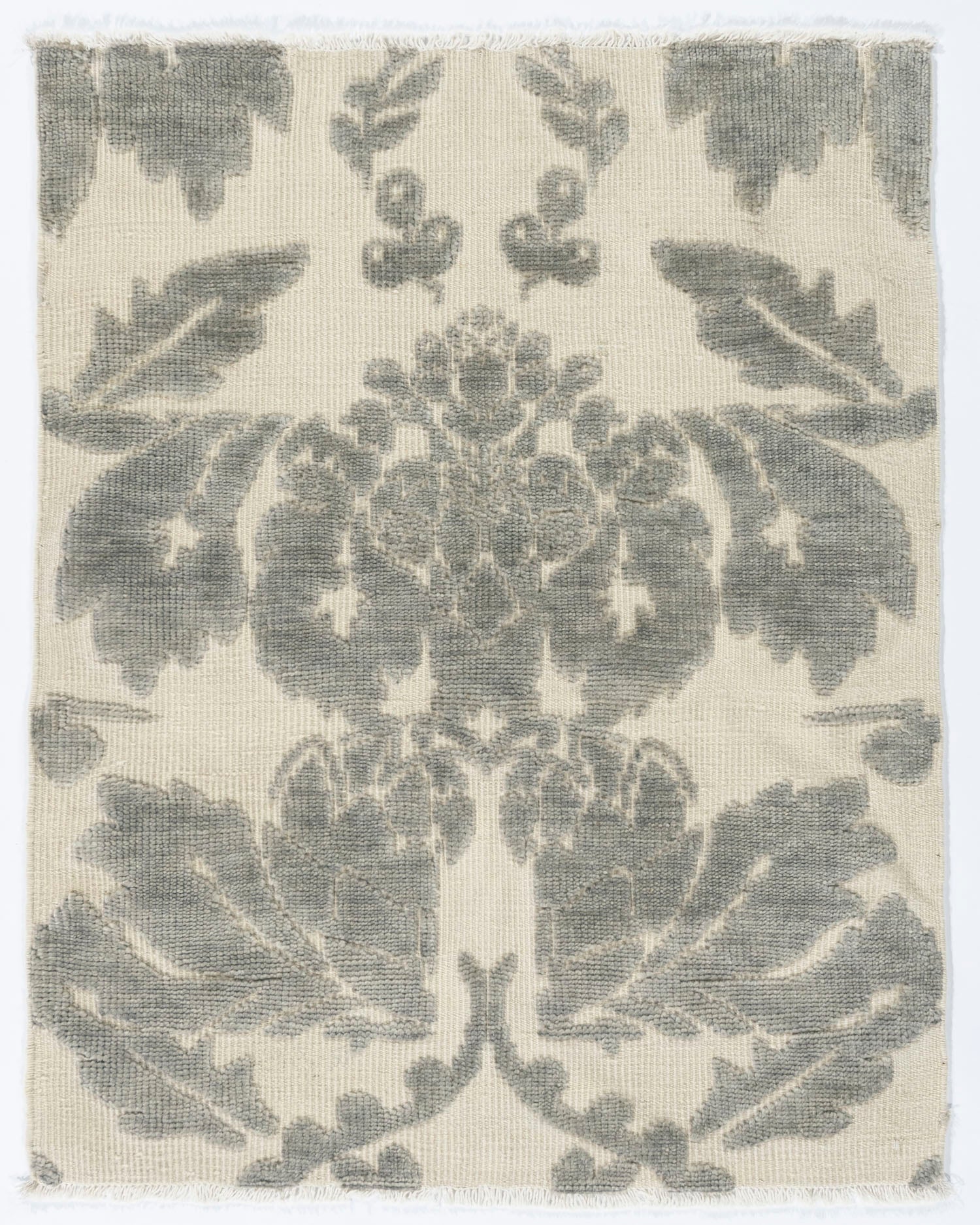 WAHO_IMAGE::n-7162-damask-high-low-ivory-gray-03.00x04.00-13919.jpg