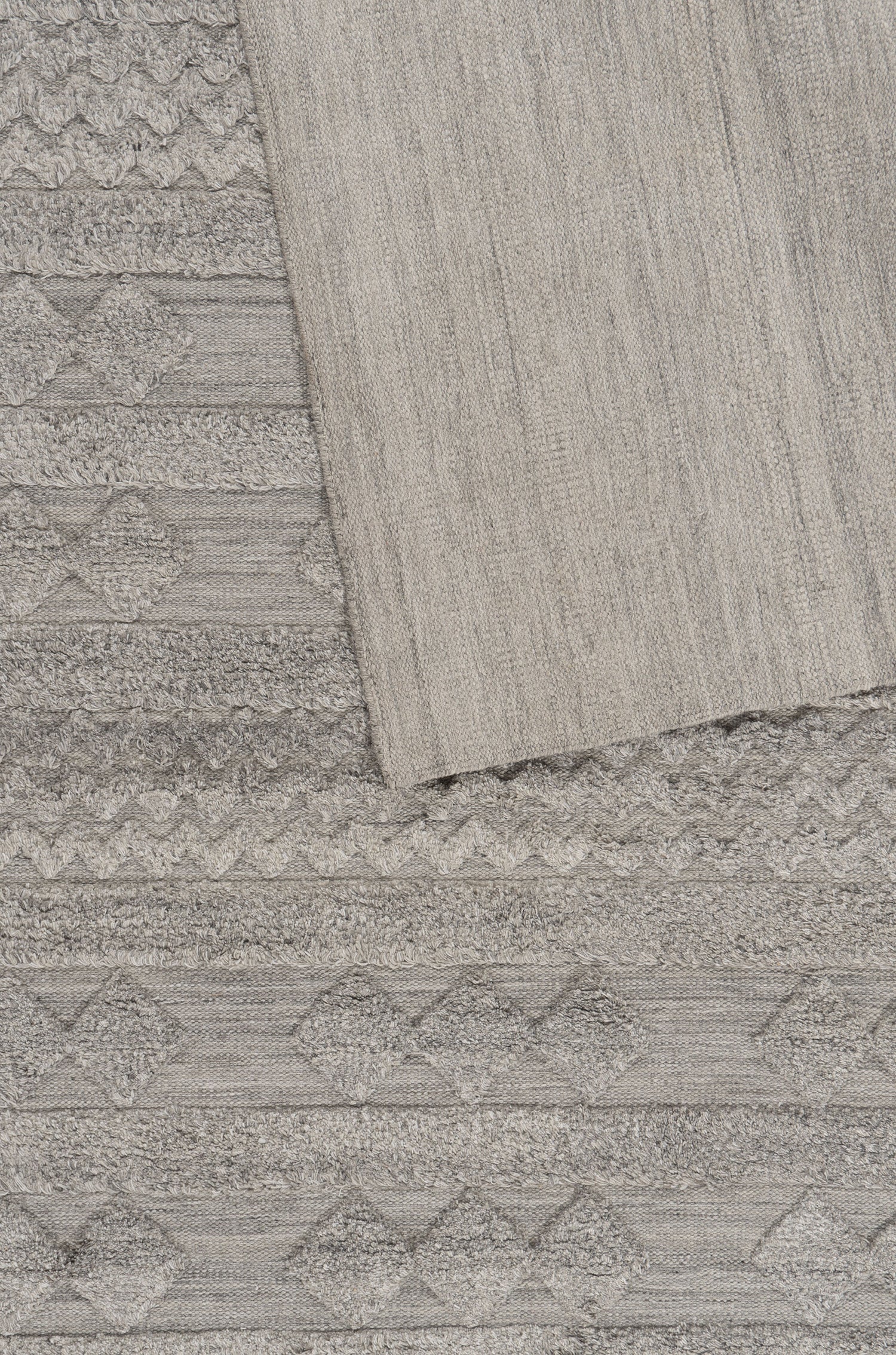WAHO_IMAGE::n-7379-four-seasons-indoor-outdoor-diamond-light-gray-9.00x12.00-16741.jpg
