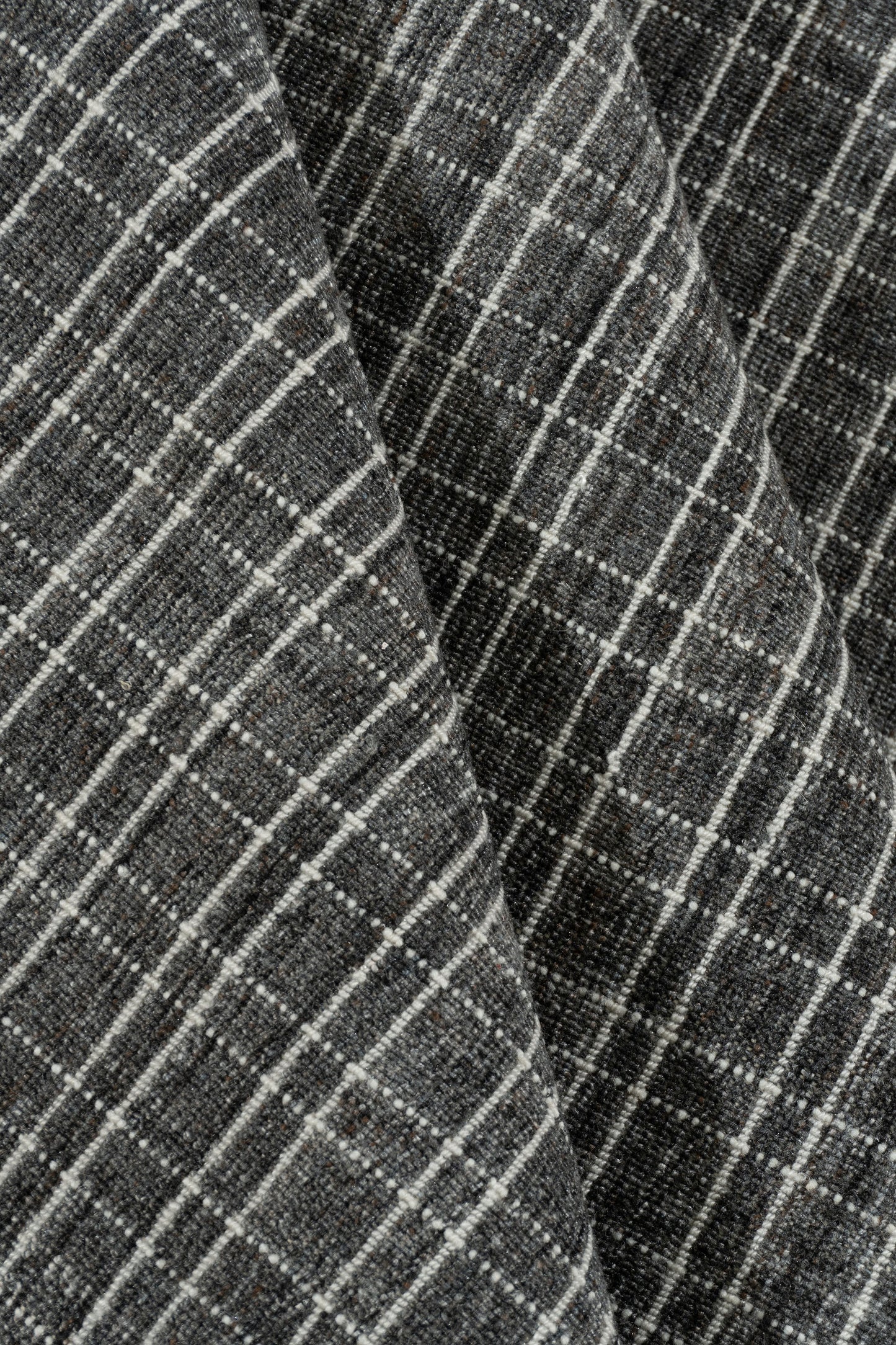 WAHO_IMAGE::n-7435-nt-fortuna-flatweave-charcoal-white-rug-8.00x10.00-16673.jpg