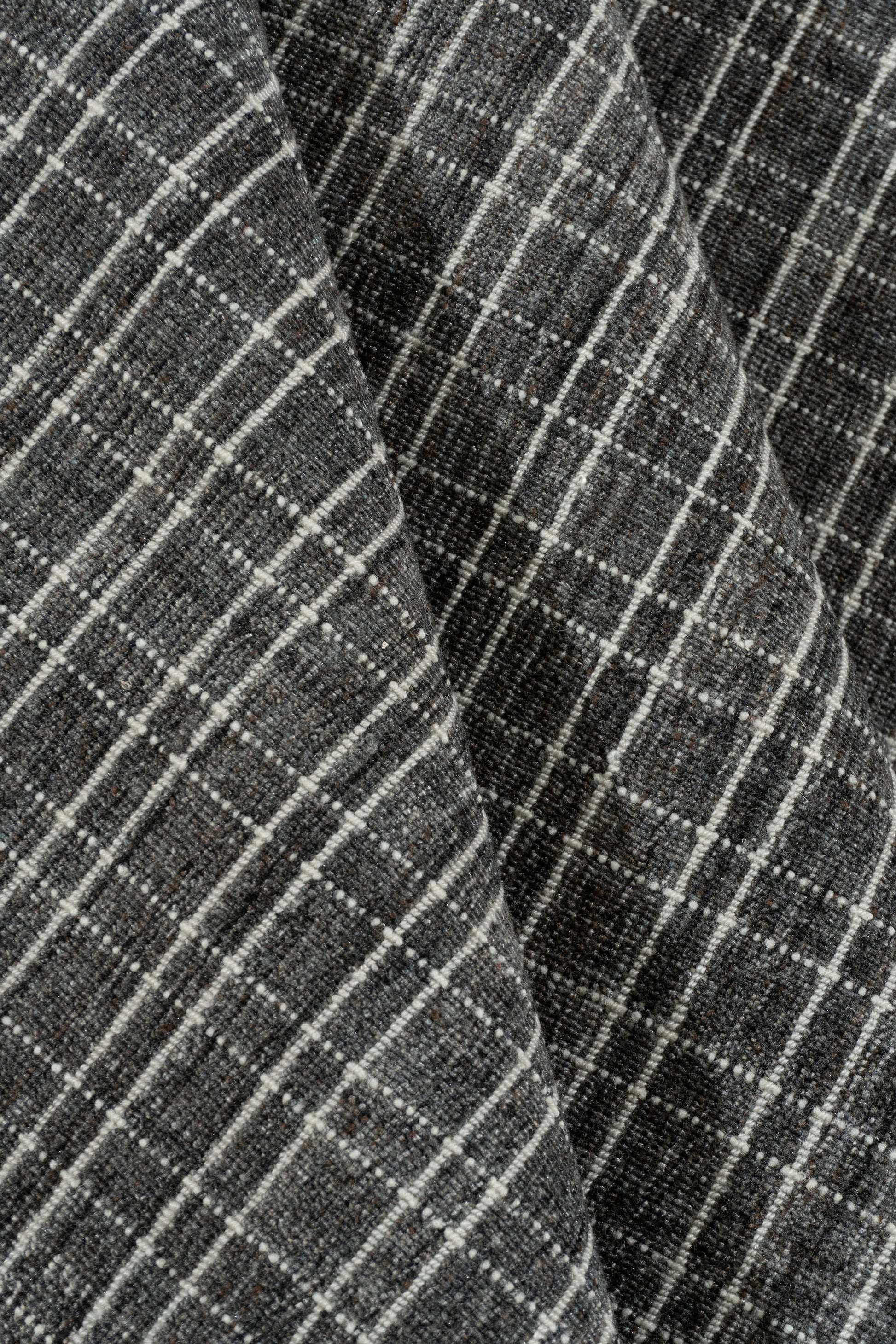WAHO_IMAGE::n-7435-nt-fortuna-flatweave-charcoal-white-rug-8.00x10.00-16673.jpg