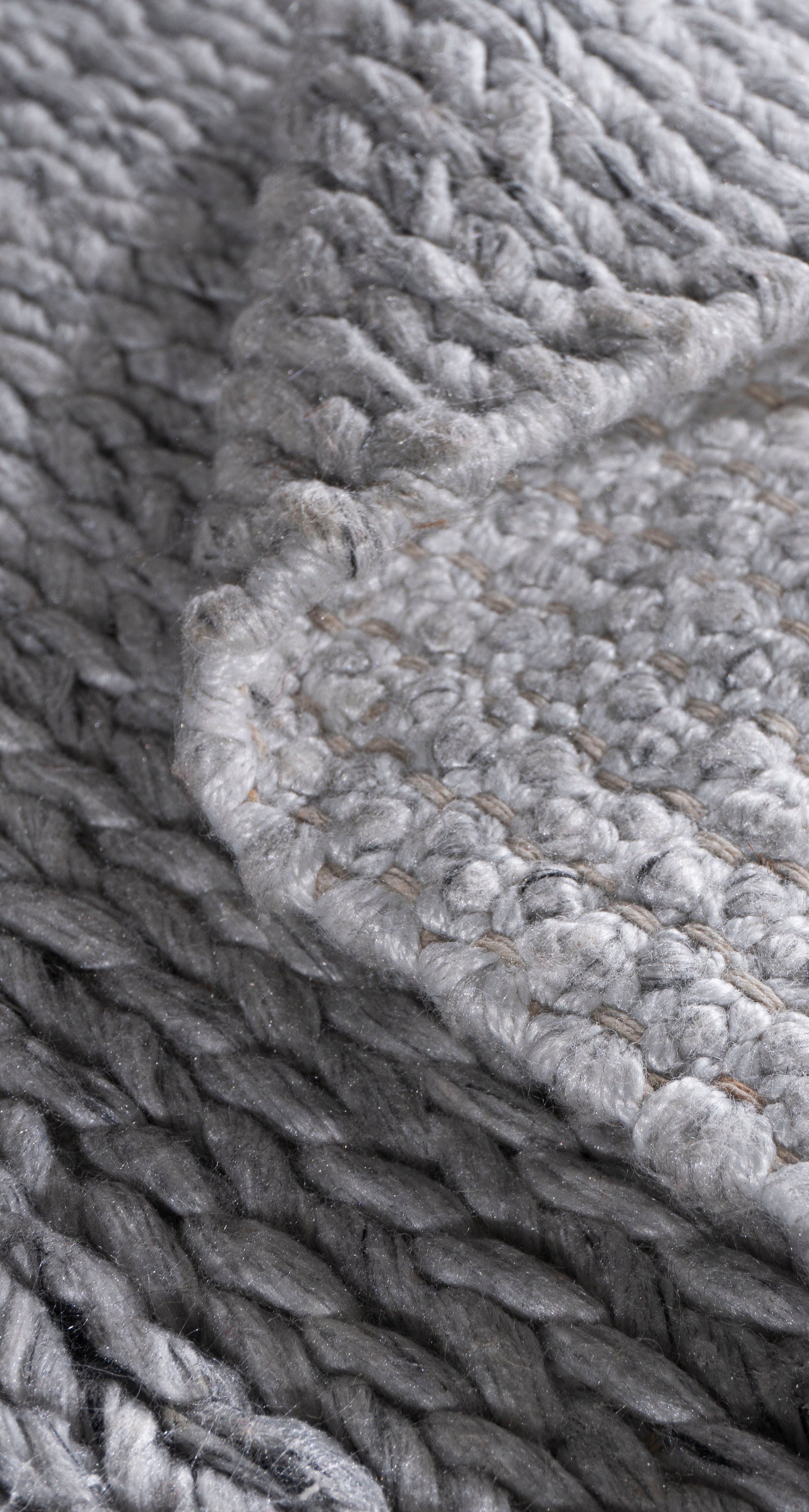 WAHO_IMAGE::n-7511-herringbone-silver-2.00x02.00-18362.jpg