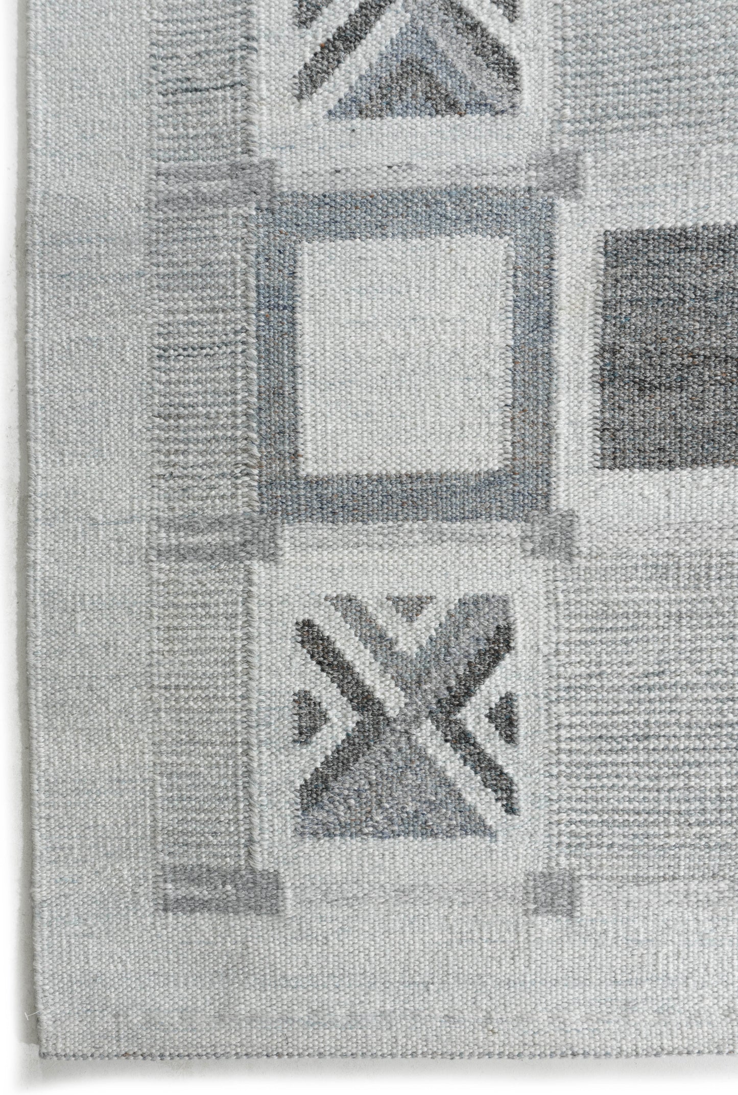 WAHO_IMAGE::ntn-7255-swedish-grid-light-blues-gray-9.00x12.00-17704.jpg