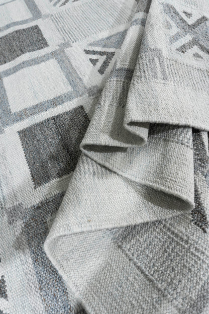 WAHO_IMAGE::ntn-7255-swedish-grid-light-blues-gray-9.00x12.00-17709.jpg