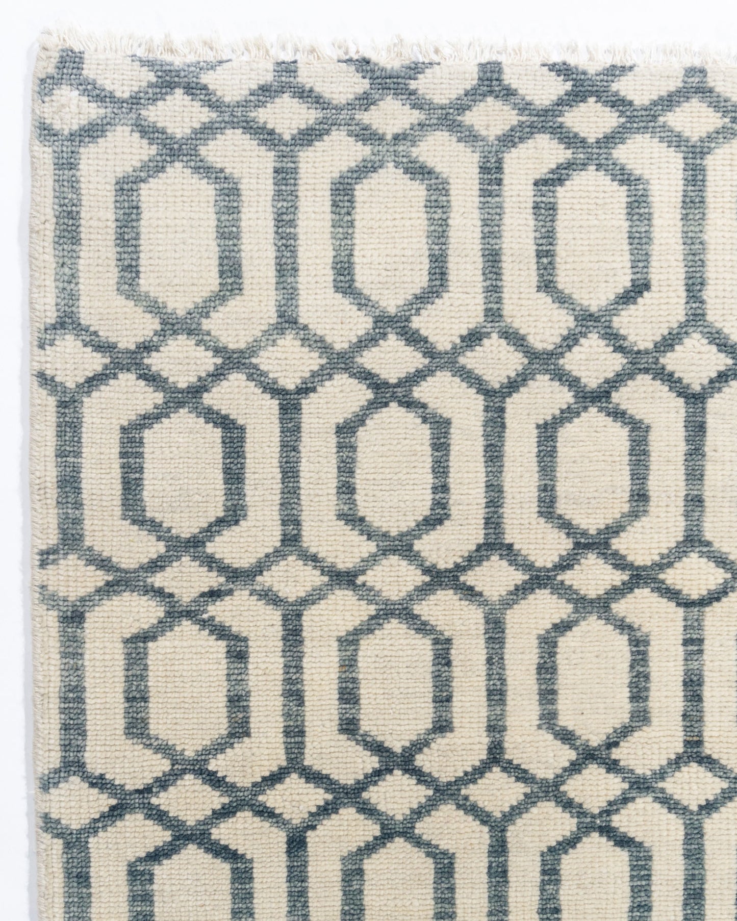 WAHO_IMAGE::s-7341-hexagonal-blue-ivory-rug-sample-1.00x1.00-16116.jpg