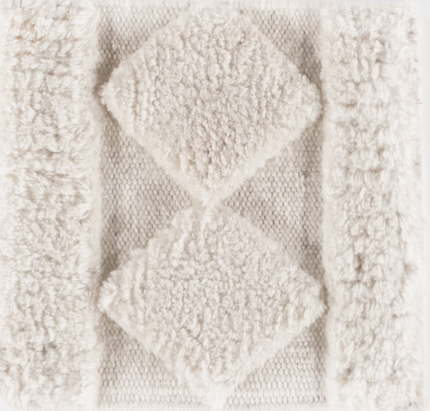 WAHO_IMAGE::sntm7234-four-seasons-diamond-design-ivory-sample-0.06x0.06-16191.jpg