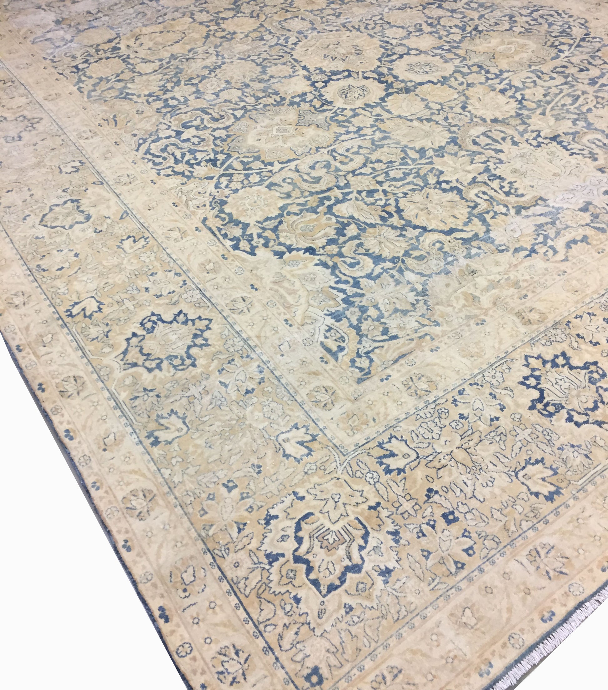 WAHO_IMAGE::u-3195-antique-distressed-persian-kerman-rug-9.10x13.00-5522.jpg