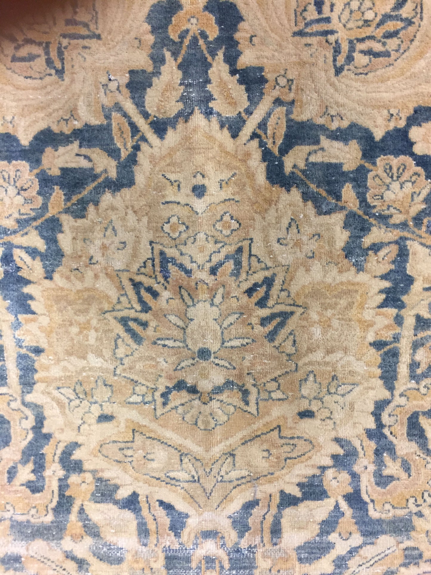 WAHO_IMAGE::u-3195-antique-distressed-persian-kerman-rug-9.10x13.00-5525.jpg