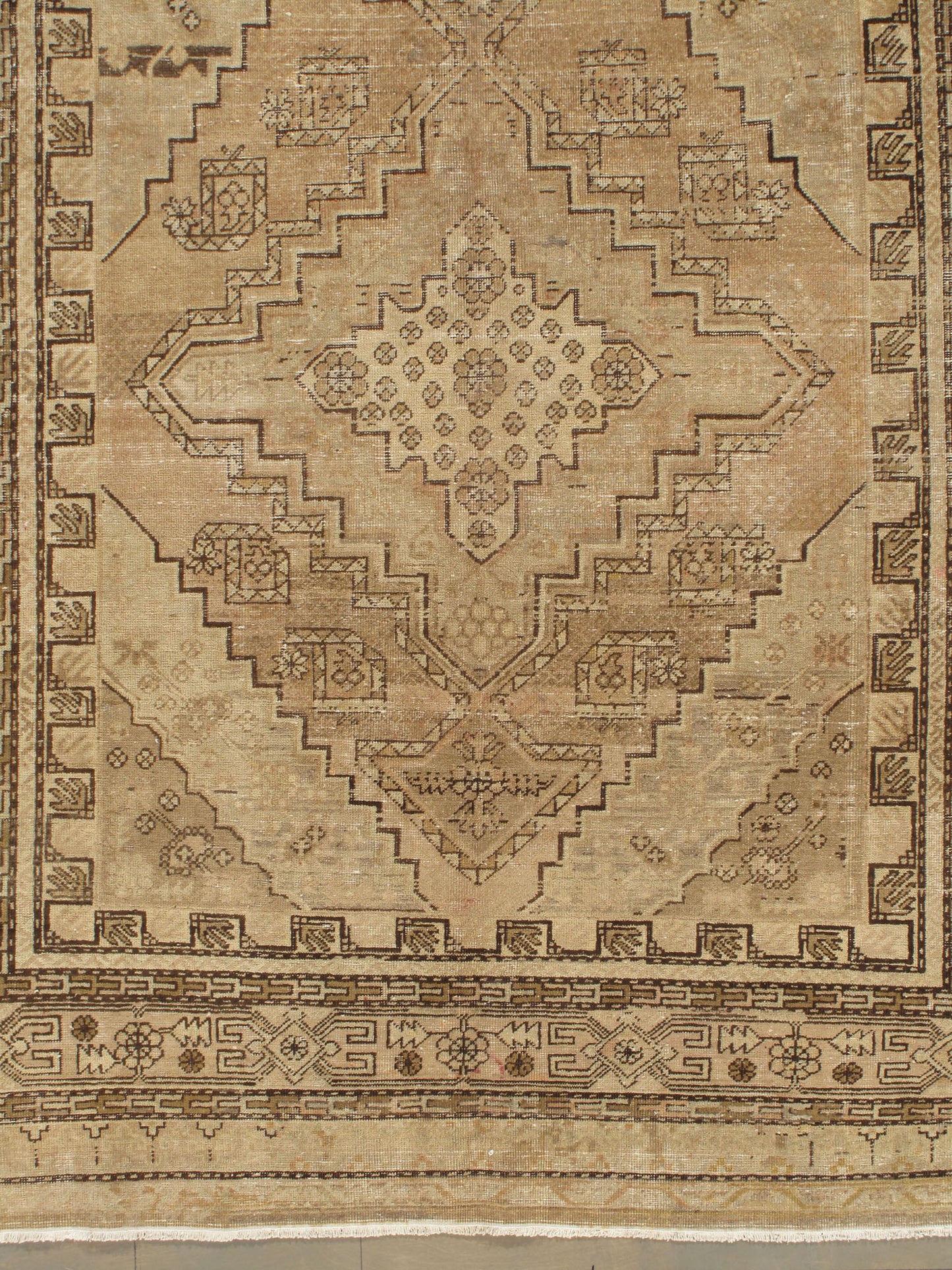 WAHO_IMAGE::u-3268-antique-khotan-gallery-size-rug-6.08x13.03-7999.jpg