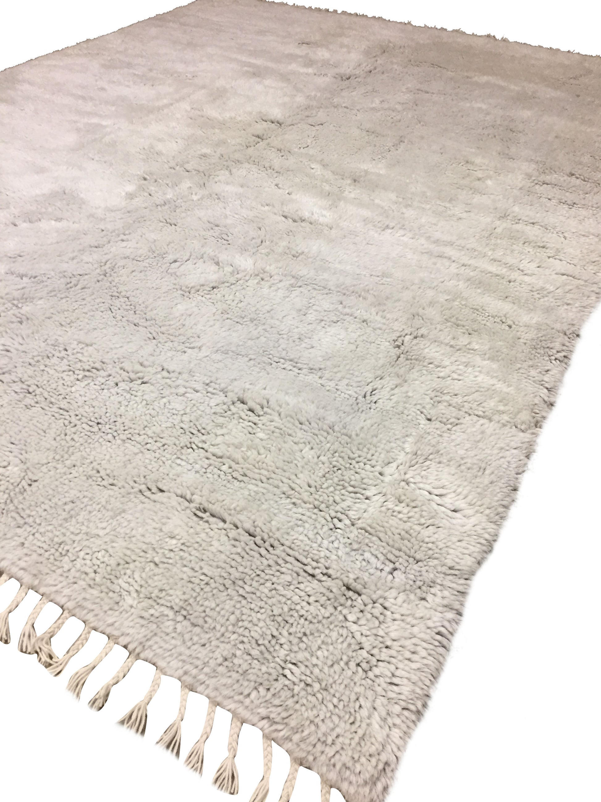 WAHO_IMAGE::u-3562n-moroccan-fluffy-wisper-gray-rug-9.00x12.00-6492.jpg
