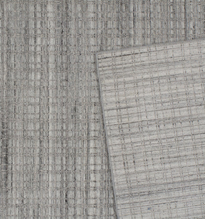 WAHO_IMAGE::u-4587-hand-loomed-gray-silver-7.07x10.00-9482.jpg
