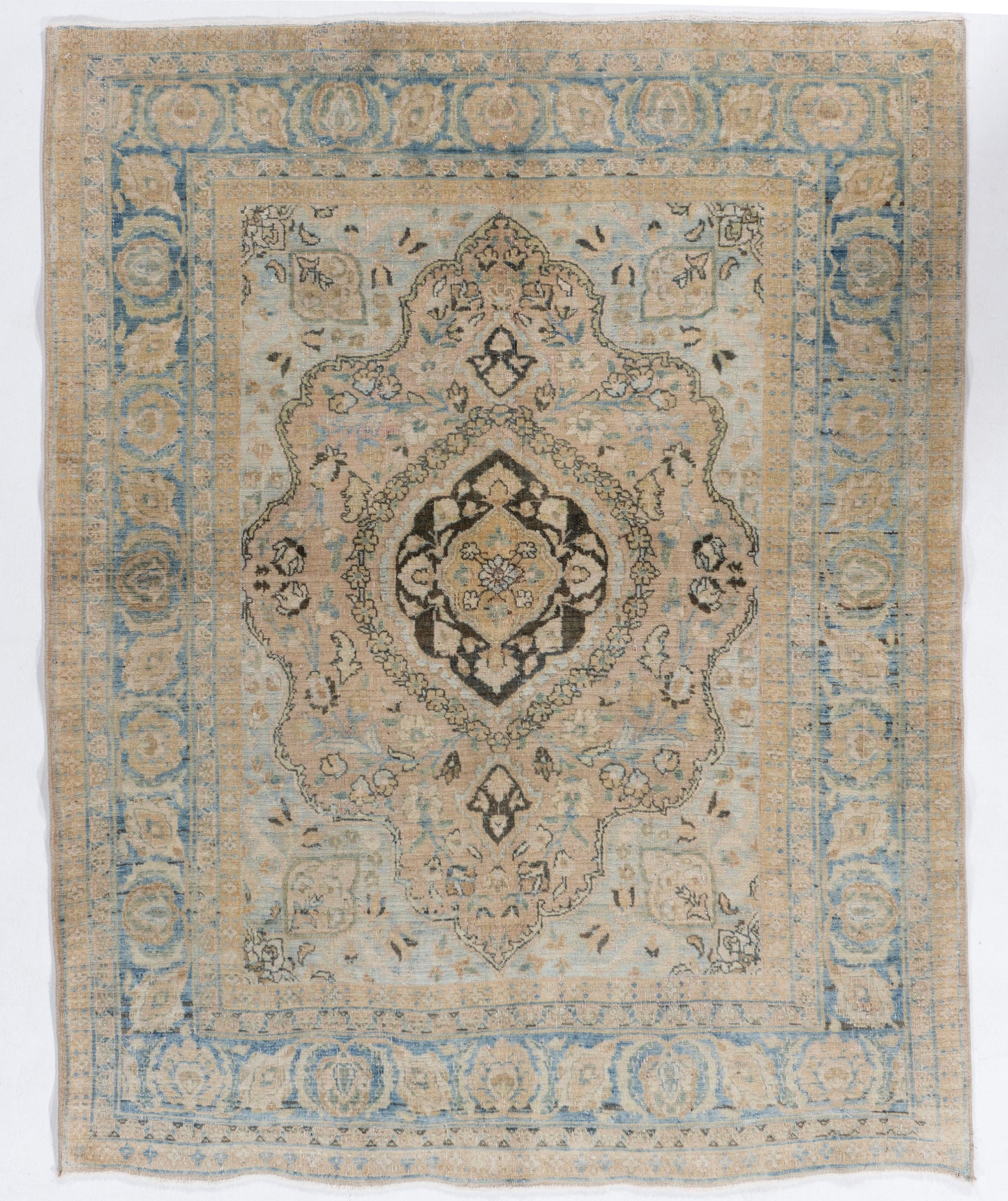 WAHO_IMAGE::u-4824-mashad-4.05x5.06-19160.jpg
