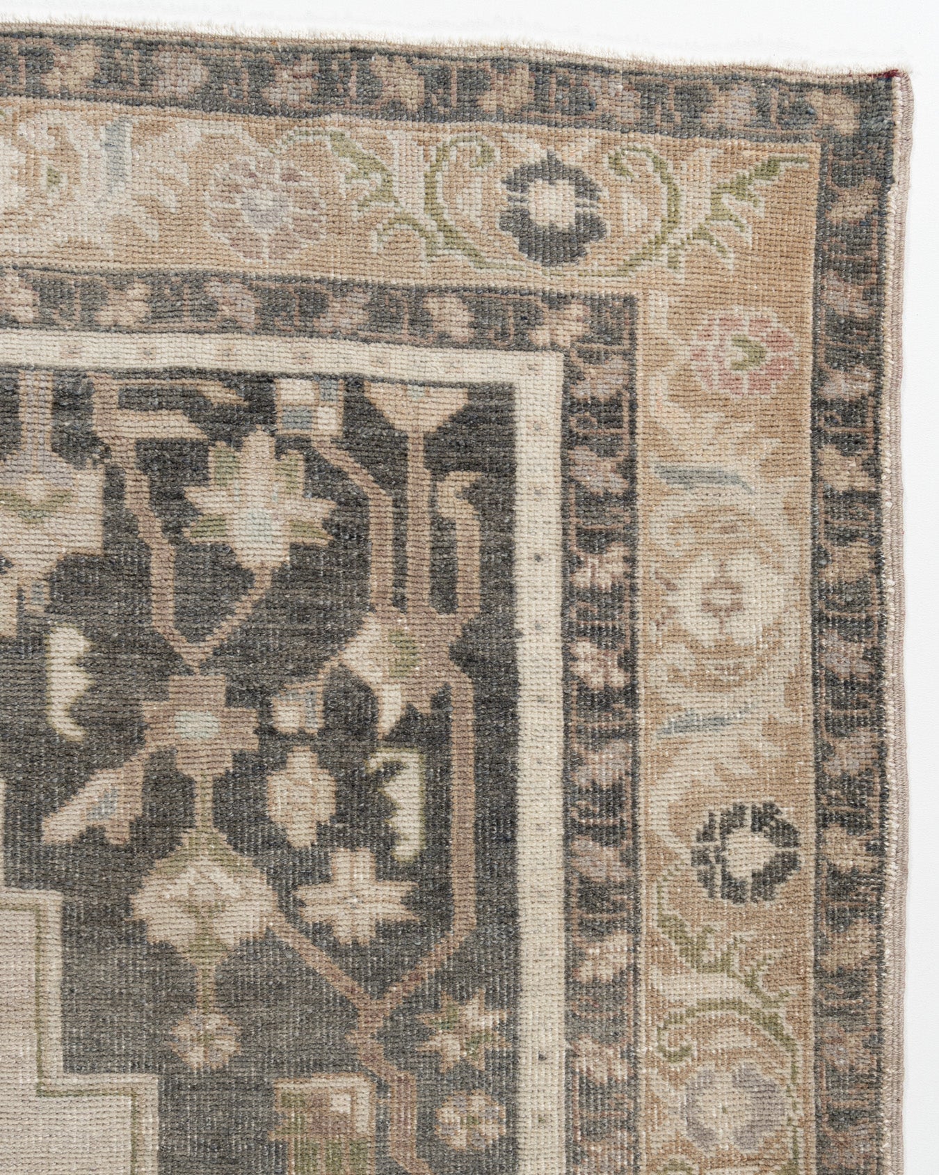 WAHO_IMAGE::u-4901-vintage-turkish-oushak-rug-5.08x9.03-13579.jpg