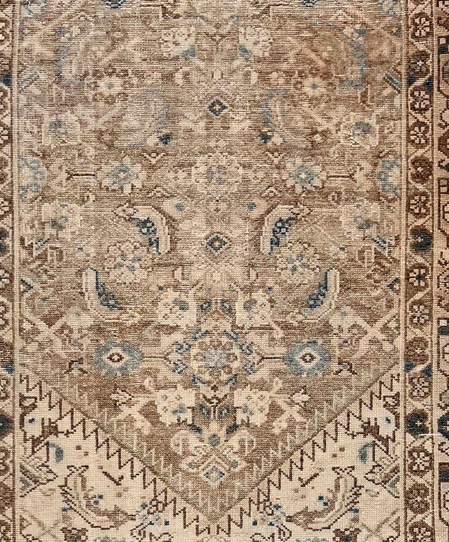 U-5304 - Antique Malayer Runner