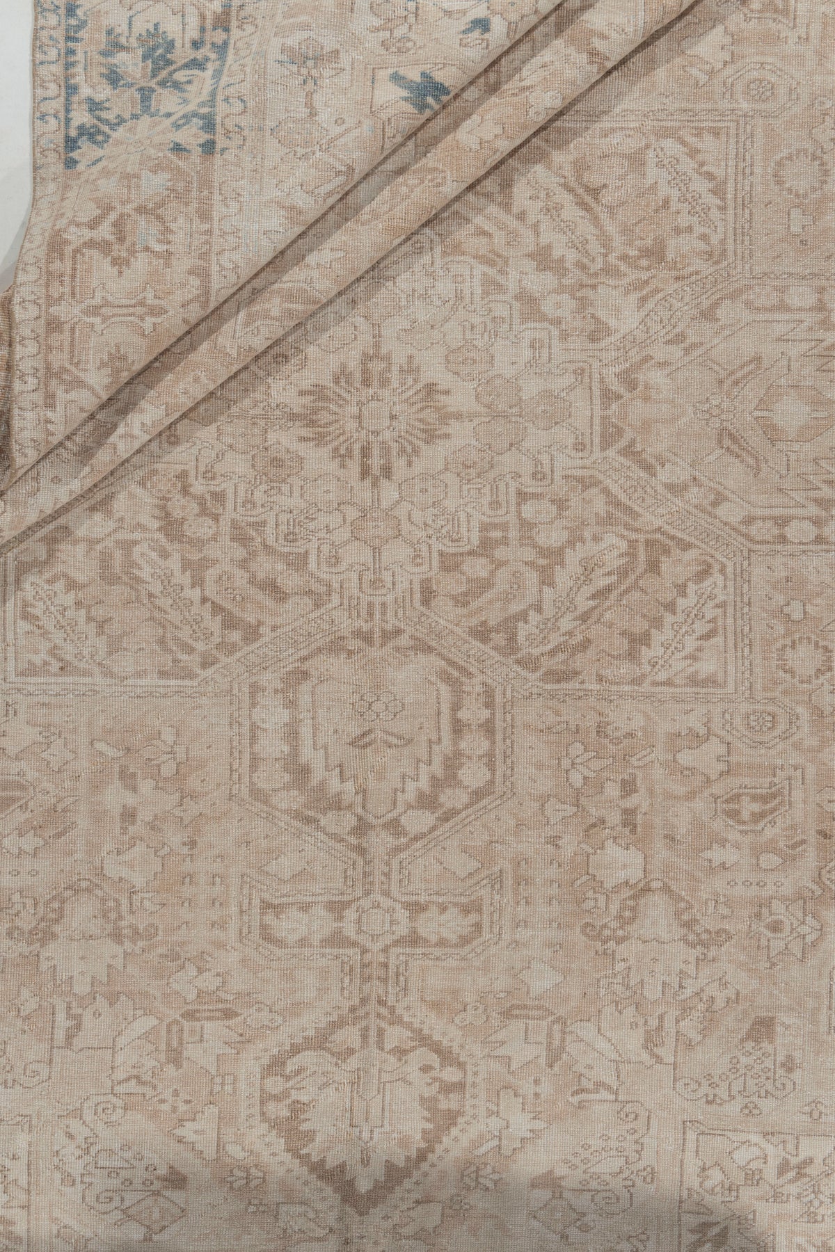 WAHO_IMAGE::u-5305-vintage-heriz-subdued-rug-10.1x14.1-19131.jpg