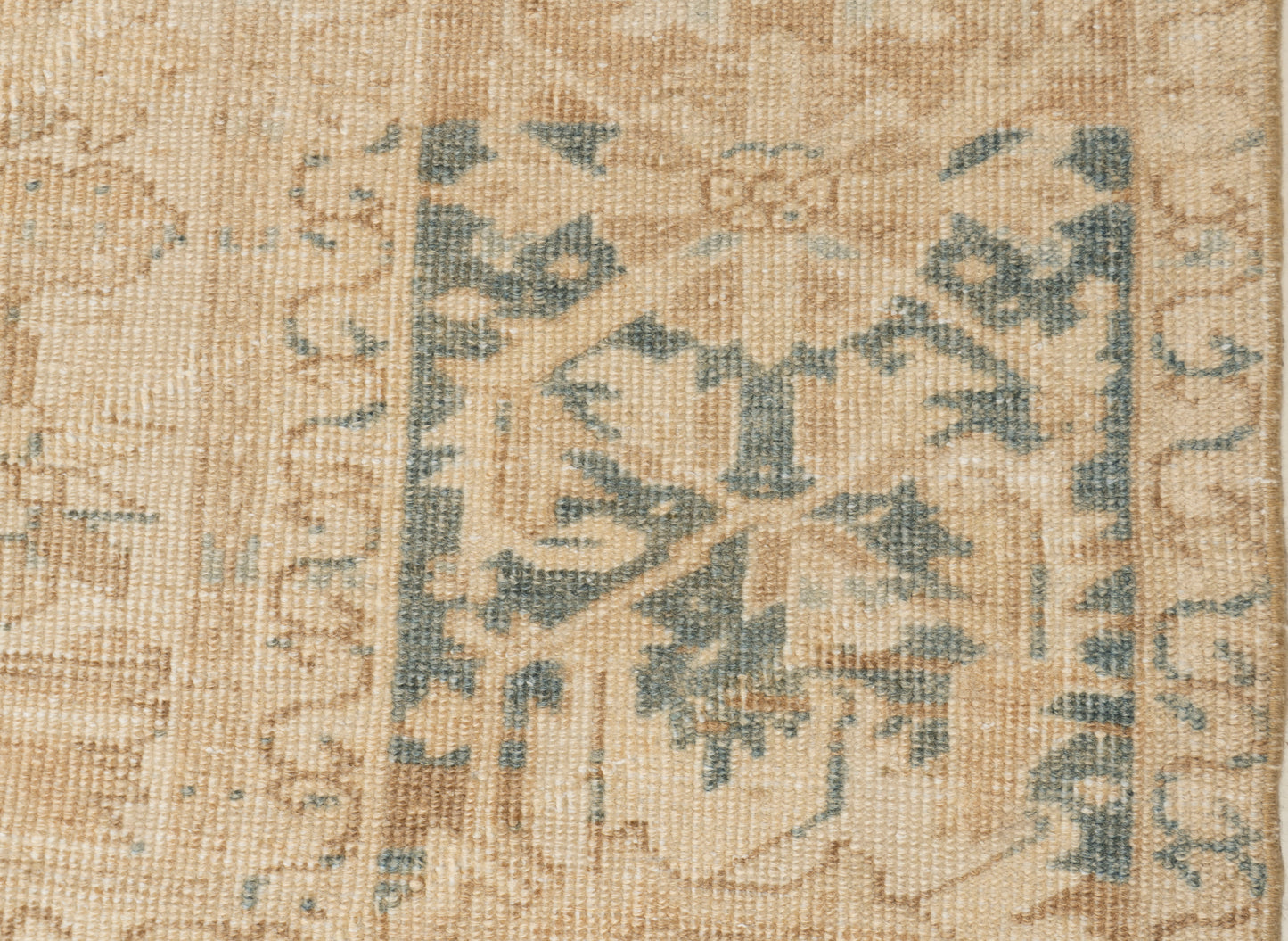 WAHO_IMAGE::u-5305-vintage-heriz-subdued-rug-10.1x14.1-19136.jpg